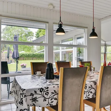 펜션 Riaan - 200m From The Sea By Interhome Nordenbro Vesteregn