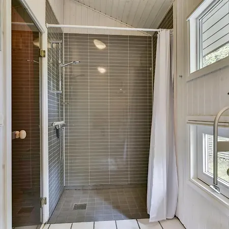 Сasa de vacaciones Riaan - 200m From The Sea By Interhome *